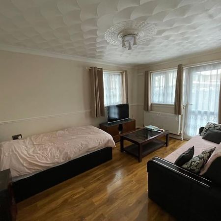 Spacious Bungalow In London, Near Central London, The Excel Centre And The O2, Ideal For Families Luaran gambar